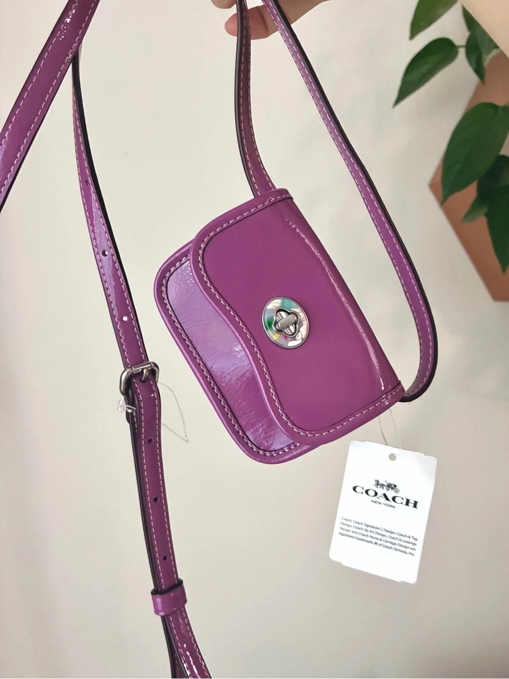 NWT🍇Coach Coachtopia Wavy Wallet In Crinkle Patent Leather CQ060 Lilc Berry